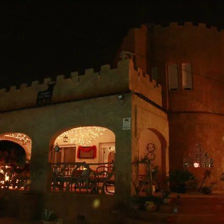 Castillo De Dona Maria Mit Drei Apartamenten Apartment